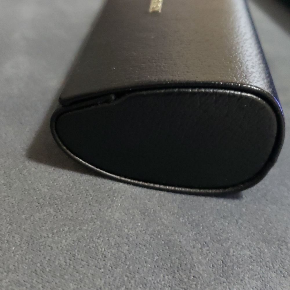 Burberry  Case - Picture 3 of 3